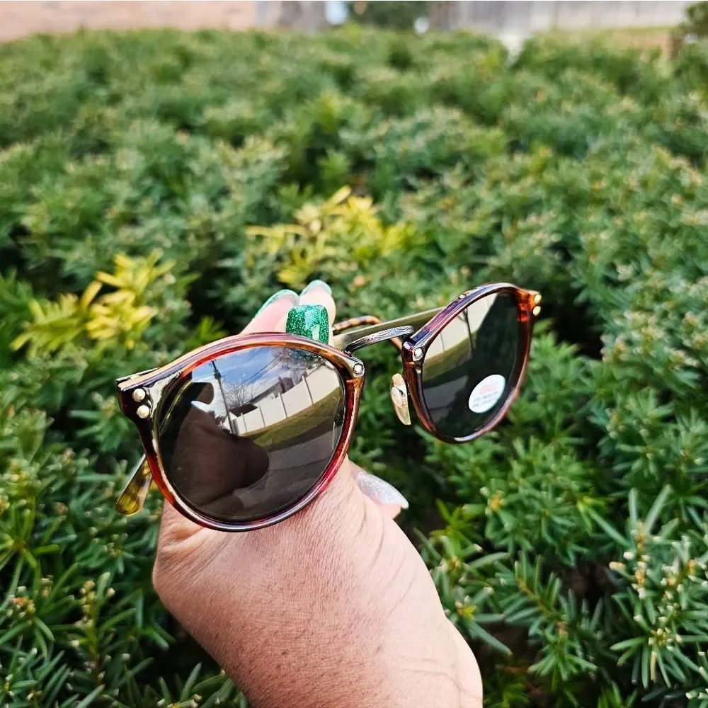 VTG Unisex Round Tortoise Metal Keyhole Bridge Retro Polarize UV Sunglasses.